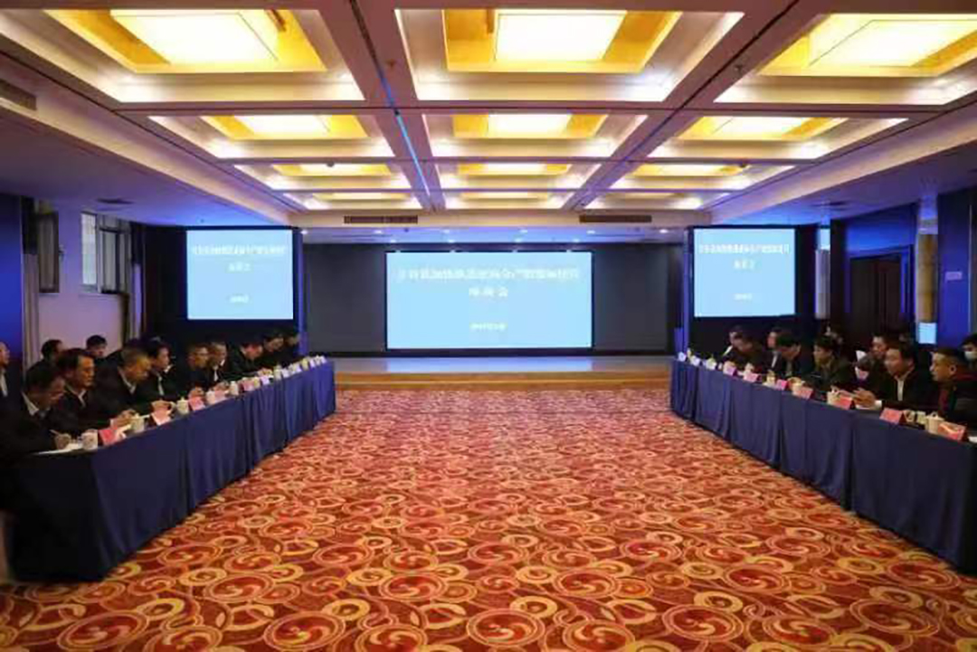 安達集團總經理(lǐ)崔文(wén)連參加甘谷縣亞麻全産業(yè)鏈項目座談會(huì)